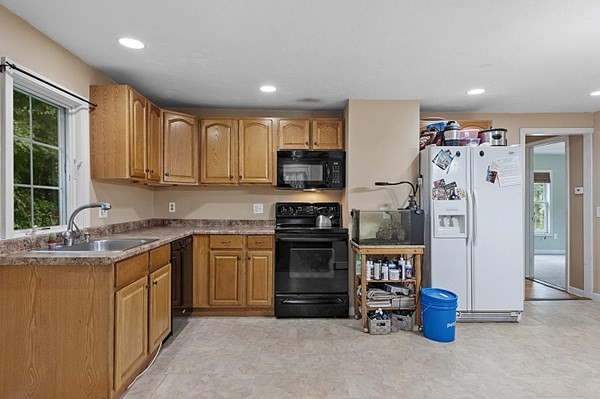 166 Doyle Road Holden, MA 01520 - Photo 37 of 42 Gallery Image 37