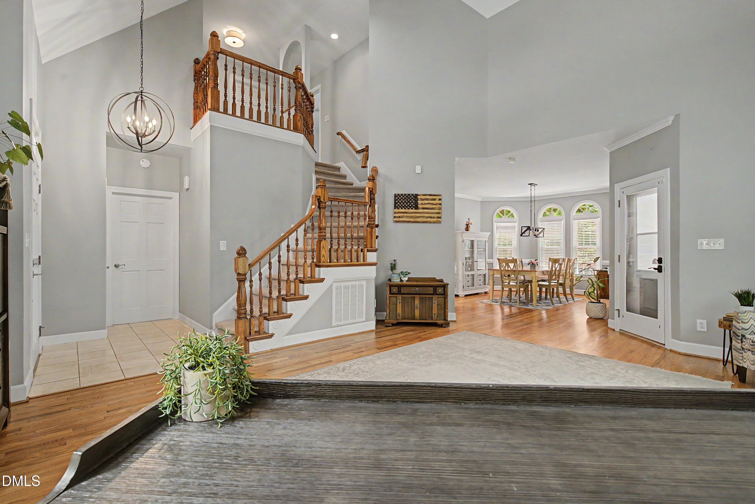 5517 North Hawthorne Way Raleigh, NC 27613 - Photo 5 of 84