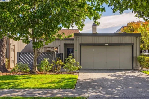 $949,000 | 1042 Mangrove Lane, Alameda, CA 94502