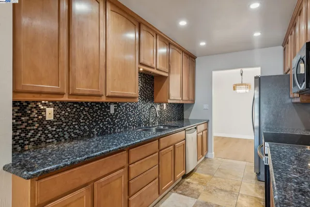 $999,000 | 1042 Mangrove Lane, Alameda, CA 94502