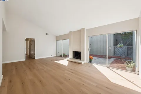 $949,000 | 1042 Mangrove Lane, Alameda, CA 94502