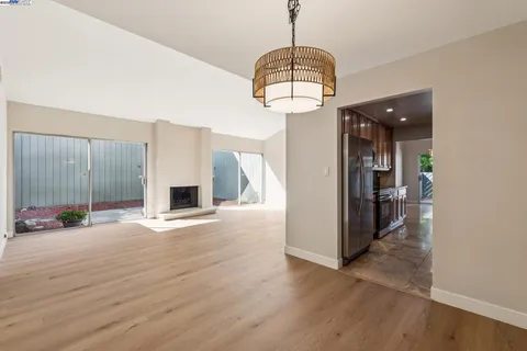 $949,000 | 1042 Mangrove Lane, Alameda, CA 94502