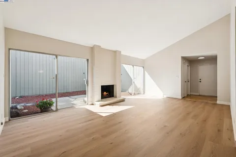 $949,000 | 1042 Mangrove Lane, Alameda, CA 94502