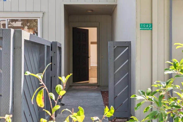 $949,000 | 1042 Mangrove Lane, Alameda, CA 94502