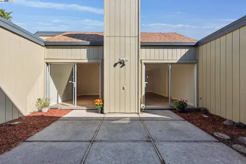 $949,000 | 1042 Mangrove Lane, Alameda, CA 94502