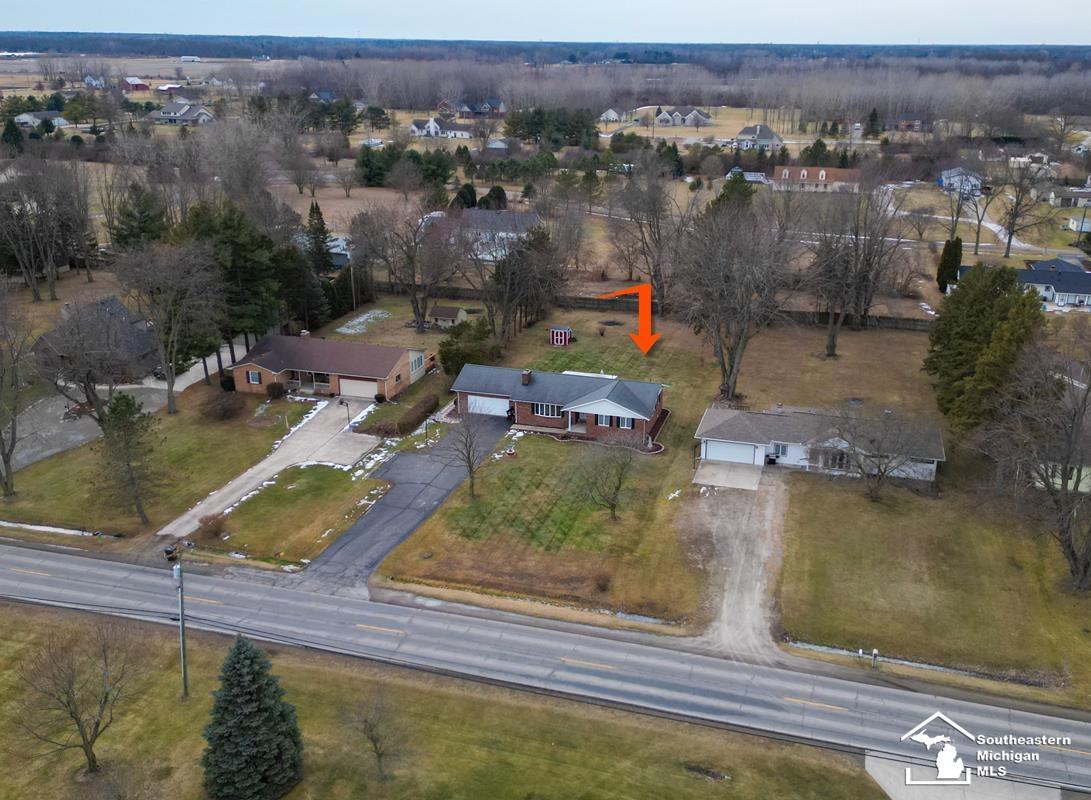 10377 Grafton Road Carleton, MI 48117 - Photo 4 of 25