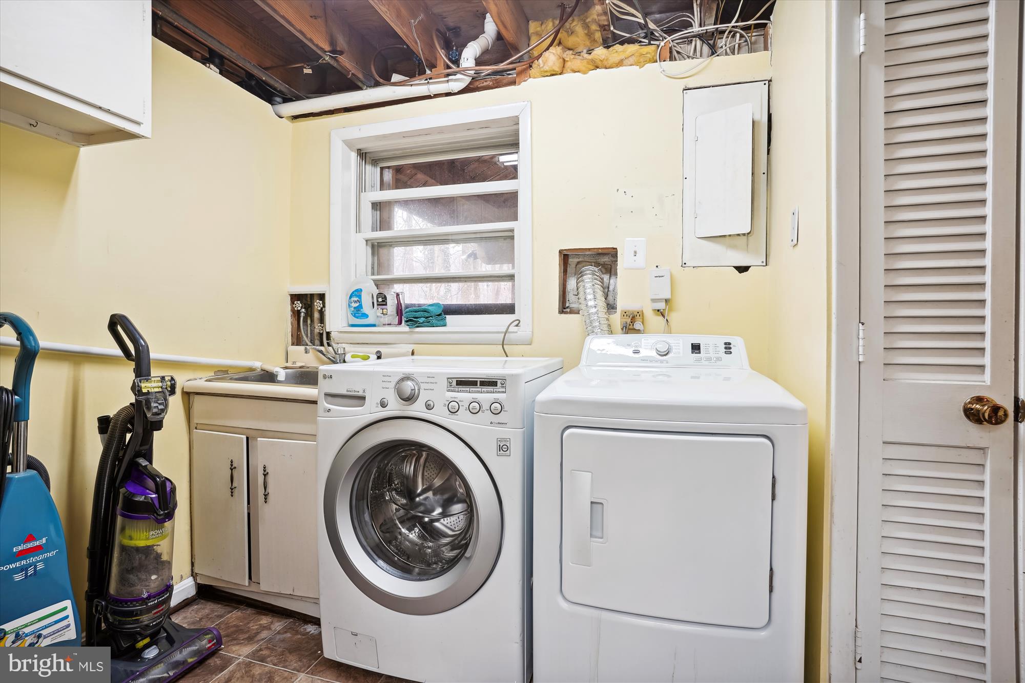 7115 Hadlow Court Springfield, VA 22152 - Photo 29 of 45 Laundry Room