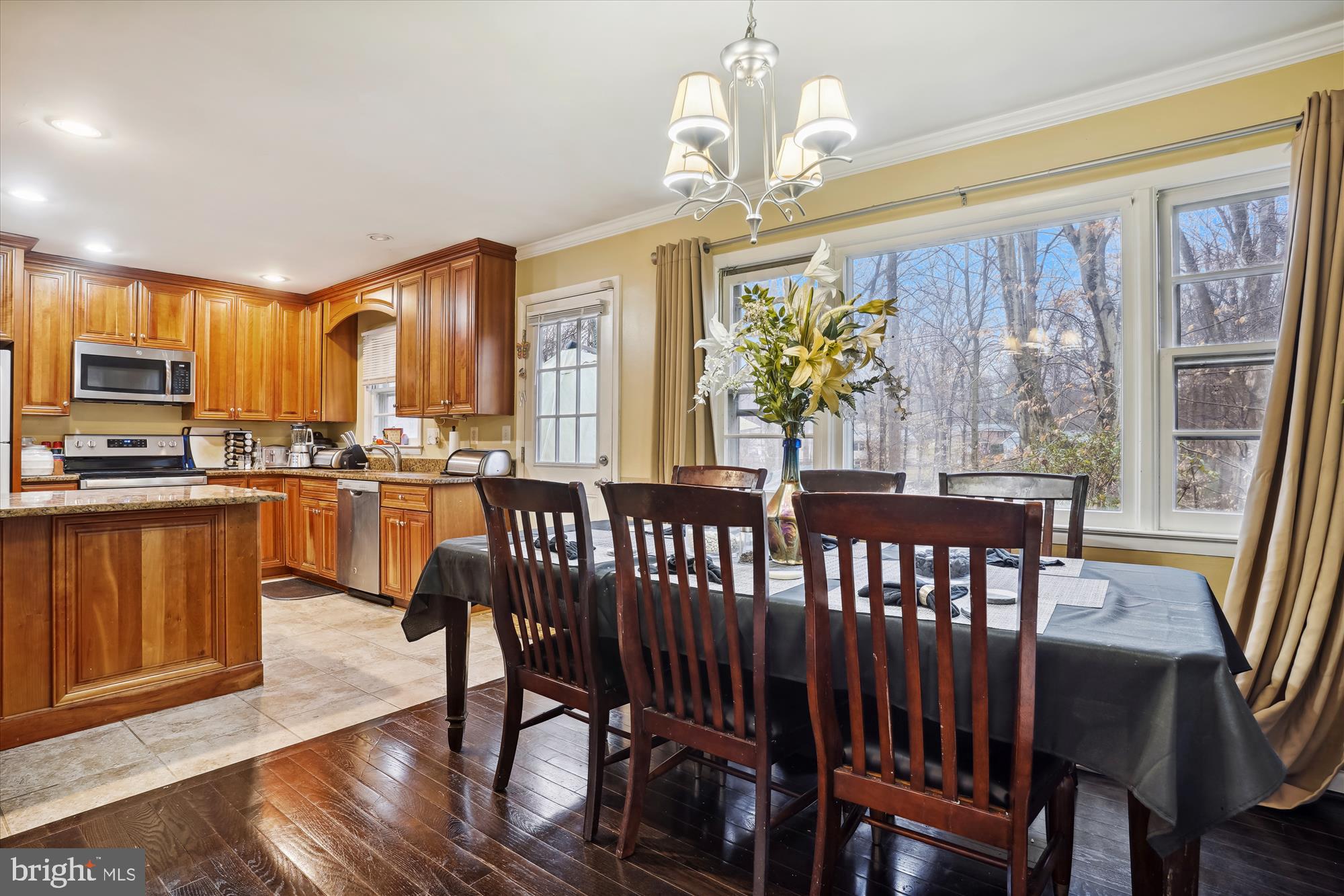 7115 Hadlow Court Springfield, VA 22152 - Photo 9 of 45 Kitchen - Dining Combined