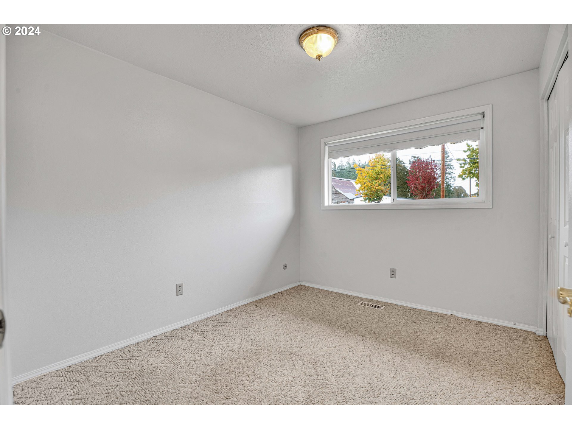 16259 South Bradley Road Oregon City, OR 97045 - Photo 15 of 38 Bedroom