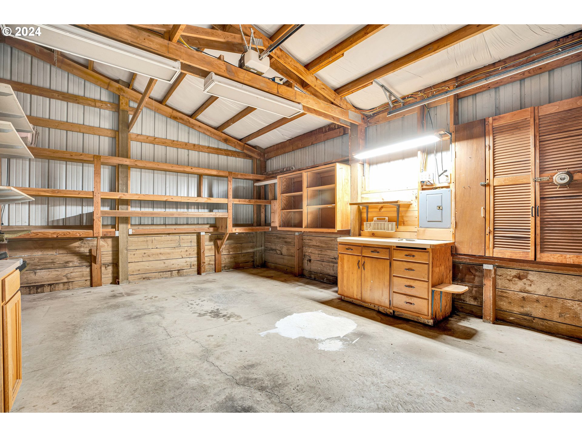 16259 South Bradley Road Oregon City, OR 97045 - Photo 28 of 38 Garage