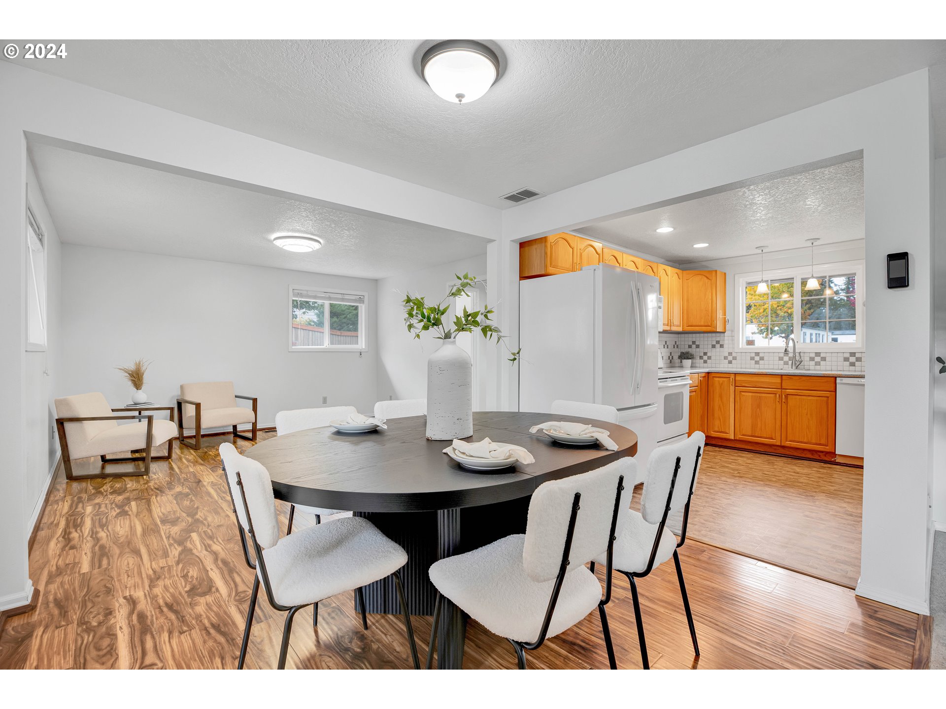 16259 South Bradley Road Oregon City, OR 97045 - Photo 7 of 38 Dining Room