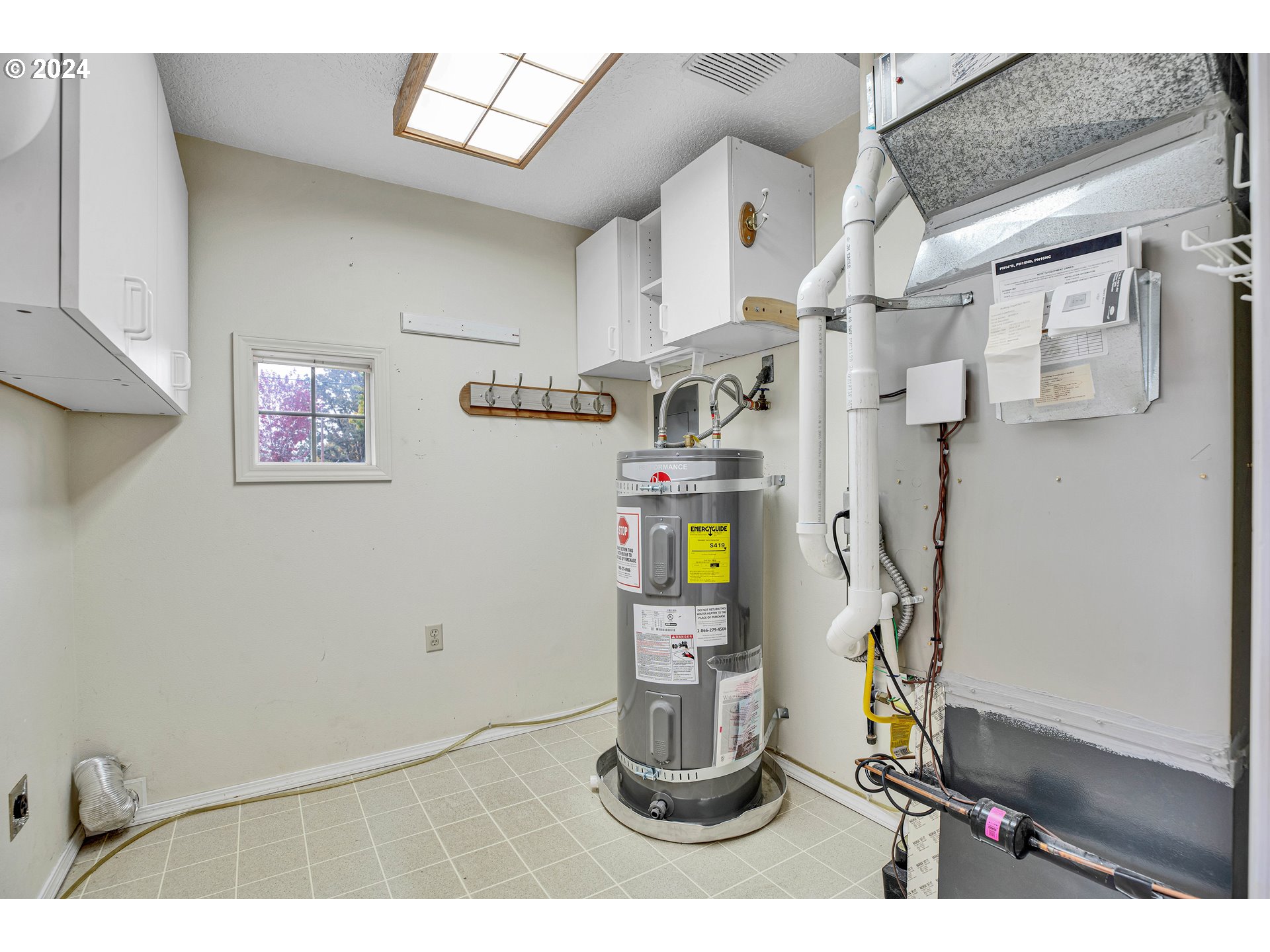 16259 South Bradley Road Oregon City, OR 97045 - Photo 10 of 38 Utility Room