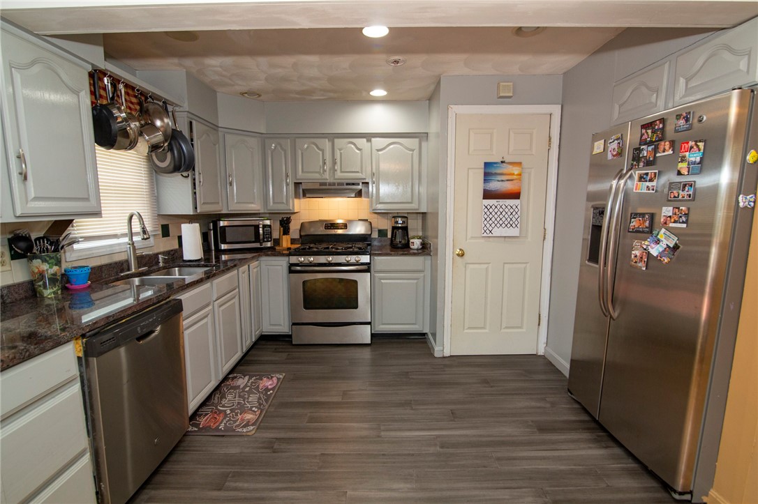 369 Chopmist Hill Road Glocester, RI 02814 - Photo 7 of 19