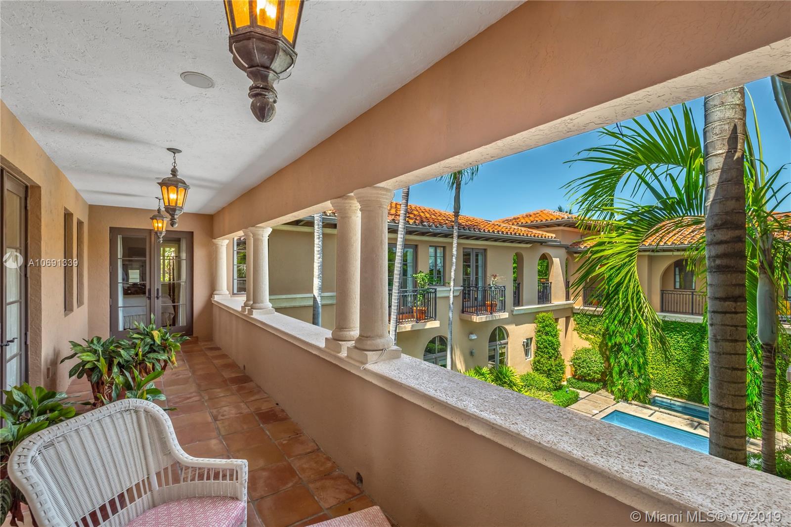 441 Island Drive Key Biscayne, FL 33149 - Photo 22 of 47 OPEN PATIO