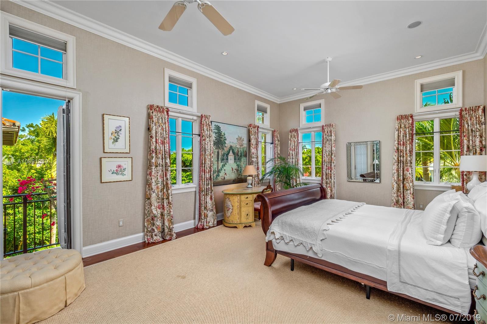 441 Island Drive Key Biscayne, FL 33149 - Photo 24 of 47 SPACIOUS MASTER BEDROOM