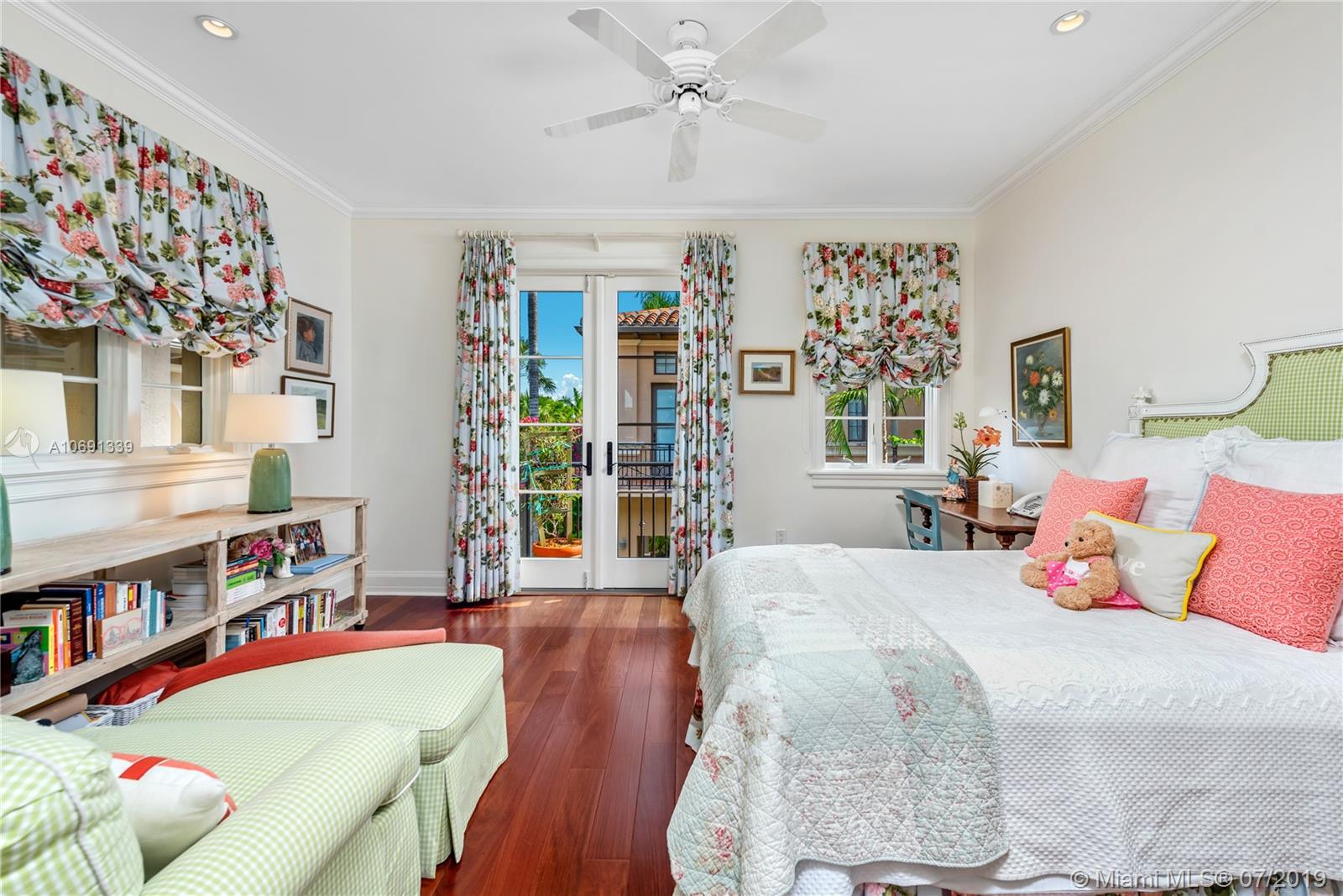 441 Island Drive Key Biscayne, FL 33149 - Photo 36 of 47 THE FOURTH CHILDREN'S BEDROOM