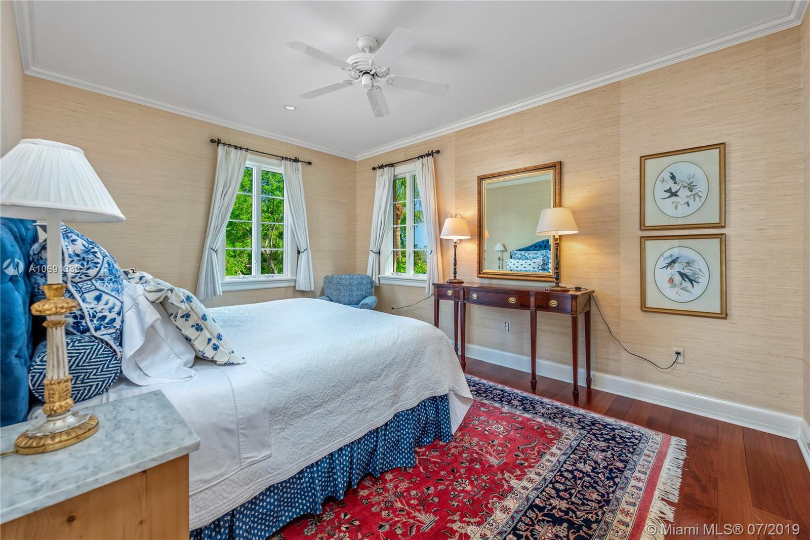 441 Island Drive Key Biscayne, FL 33149 - Photo 37 of 47 SEPARATE GUEST QUARTERS HAS ITS OWN BATH AND LIVING ROOM