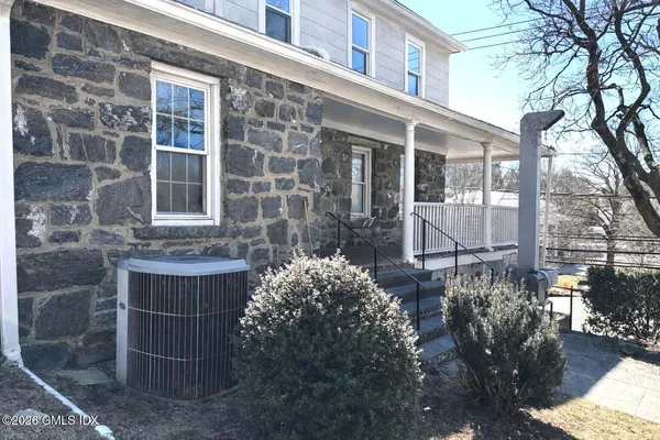 $2,500 | 243 Glenville Road, Unit 2, Greenwich, CT 06831