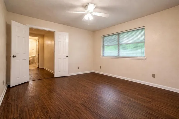 $1,900 | 708 Crestview Drive, Kennedale, TX 76060