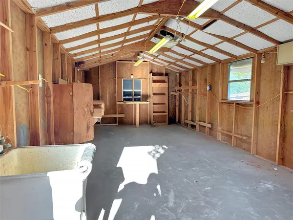 $1,900 | 708 Crestview Drive, Kennedale, TX 76060