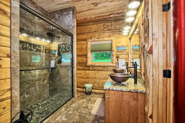 $949,000 | 520 McCoury Loop, Milam, TX 75959