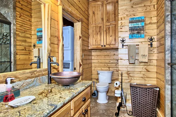 $949,000 | 520 McCoury Loop, Milam, TX 75959