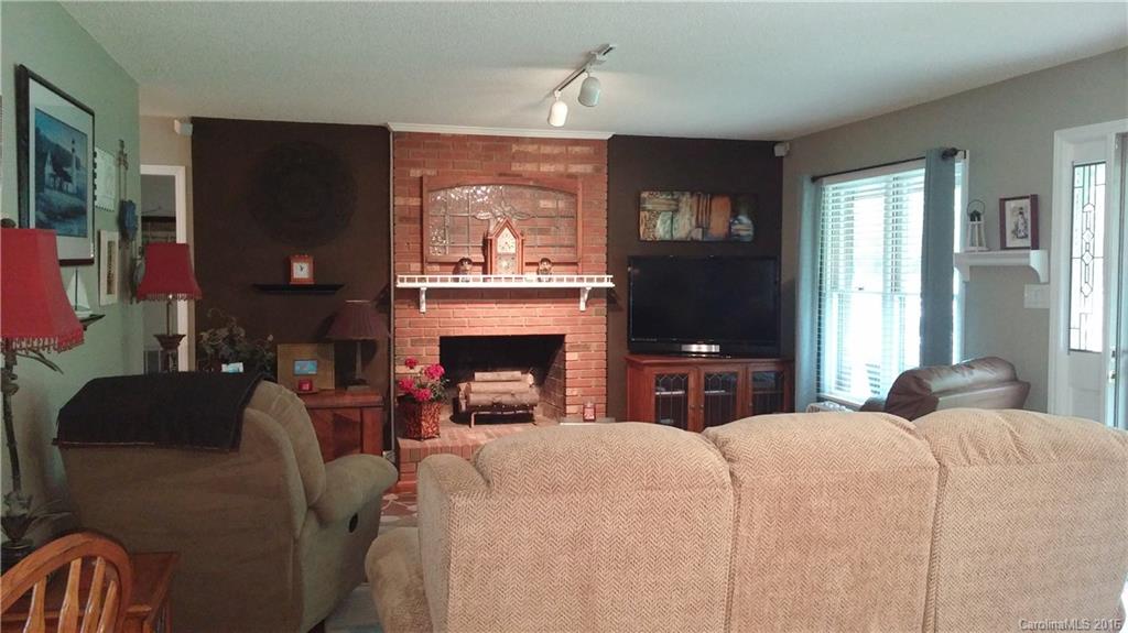 22214 Torrence Chapel Road Cornelius, NC 28031 - Photo 14 of 16 Gallery Image 14