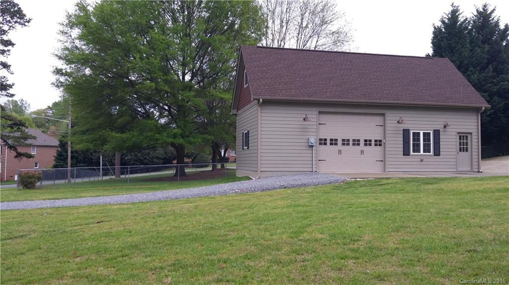 22214 Torrence Chapel Road Cornelius, NC 28031 - Photo 4 of 16 Gallery Image 4
