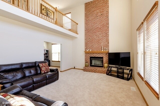 3519 High Ridge Road Carpentersville, IL 60110 - Photo 4 of 28 Gallery Image 4