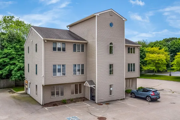 $725,000 | 70 Essex Road, Westbrook, CT 06498