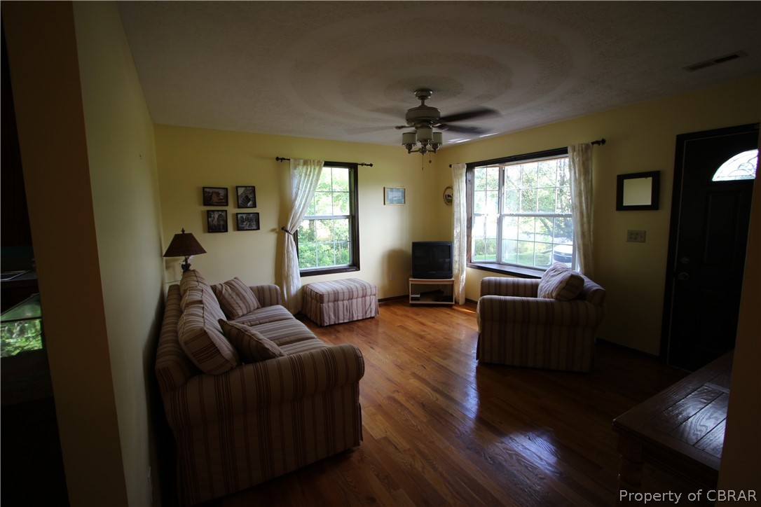 324 Sand Bank Road Port Haywood, VA 23138 - Photo 6 of 35