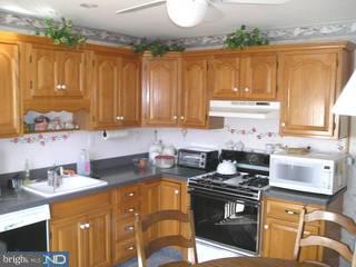 2859 Angus Road Philadelphia, PA 19114 - Photo 2 of 6
