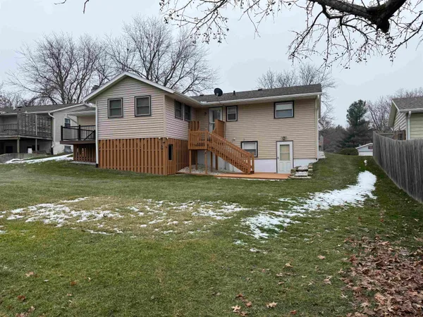 $175,000 | 559 North Greenfield Drive, Freeport, IL 61032