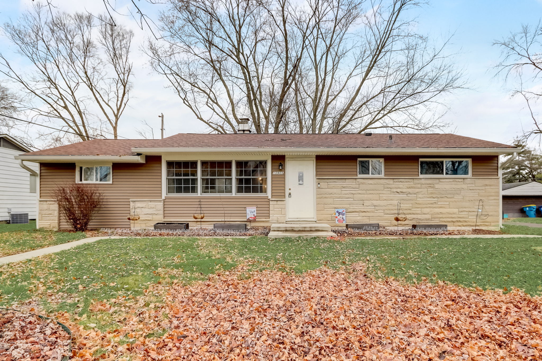 10905 Ruckle Street Carmel, IN 46280 - Photo 1 of 29 Gallery Image 1