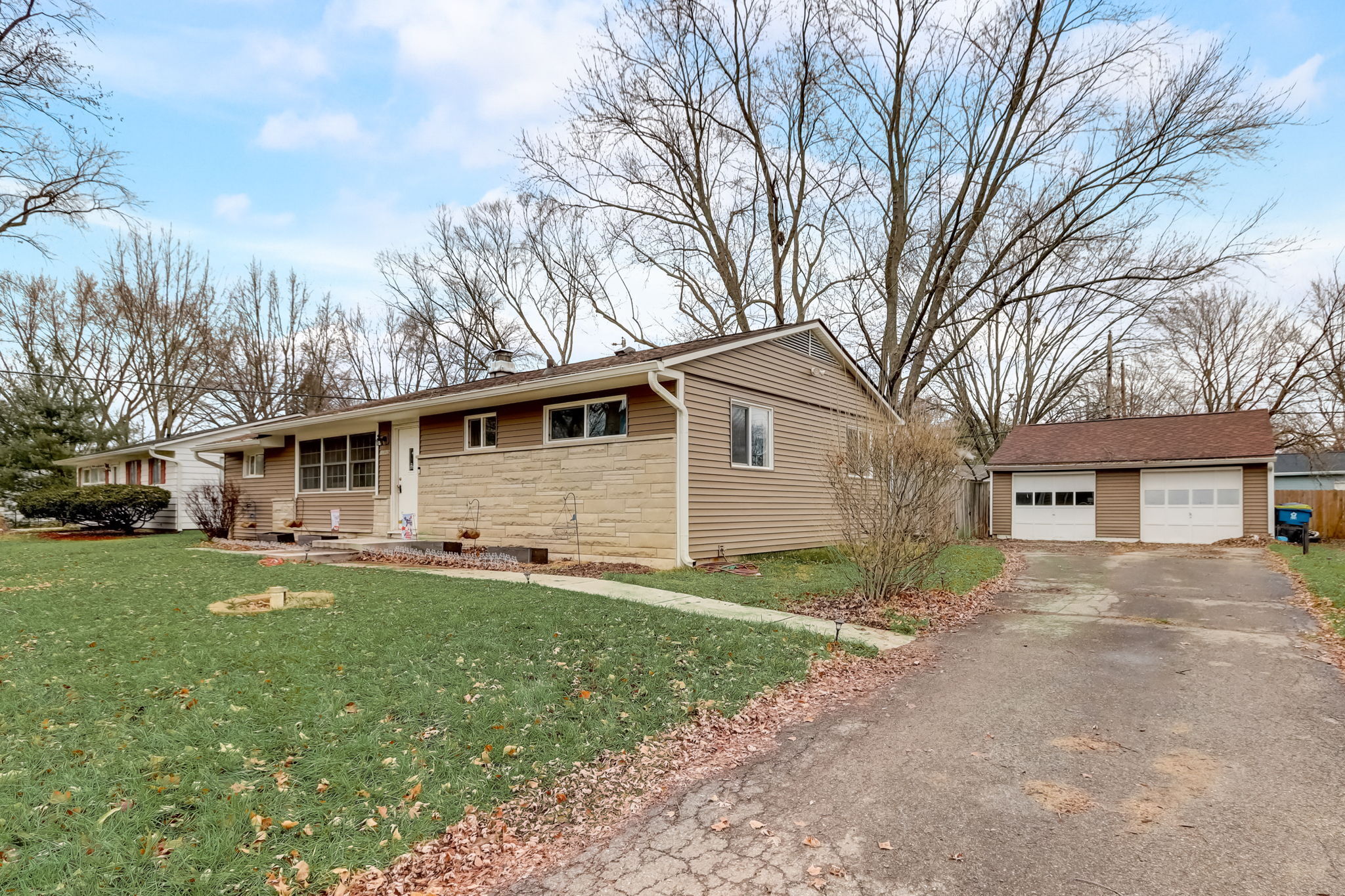10905 Ruckle Street Carmel, IN 46280 - Photo 2 of 29 Gallery Image 2