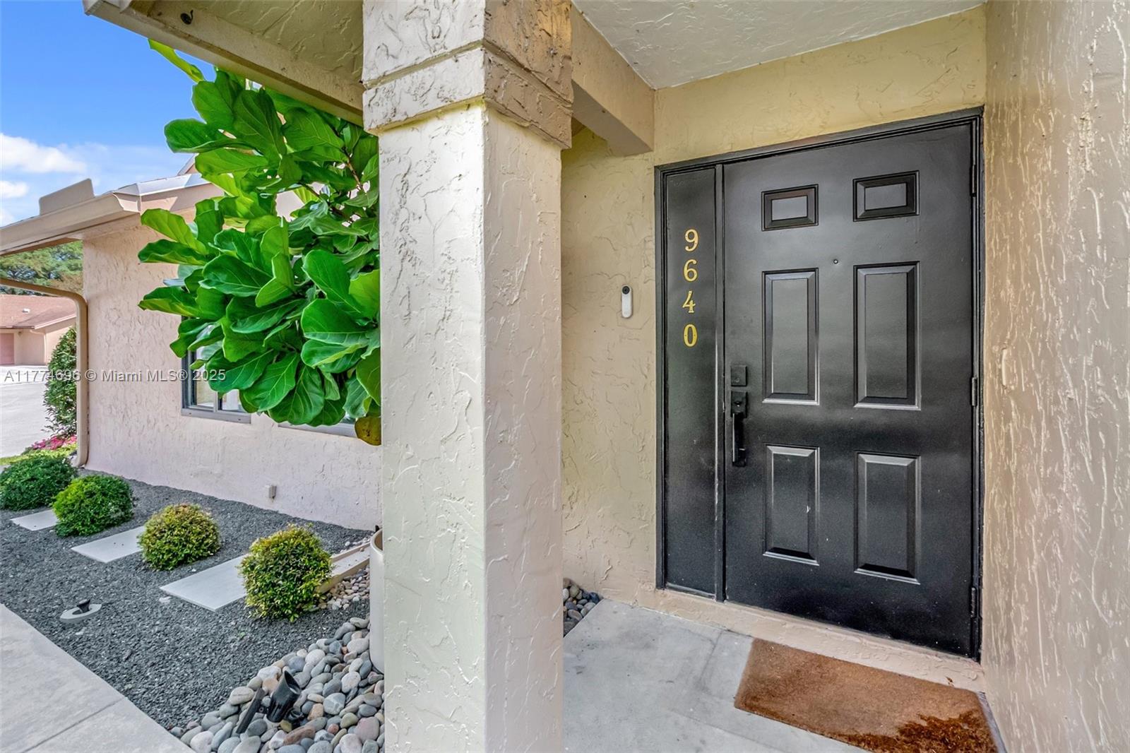 9640 Golf State Park Way Boca Raton, FL 33428 - Photo 4 of 45