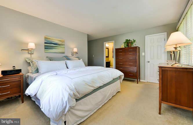 9824 Vale Road Vienna, VA 22181 - Photo 14 of 25 Bath (Master)