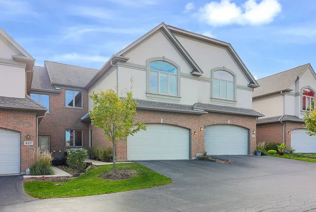 $3,700 | 961 West Spencer Court, Unit 961, Palatine, IL 60067