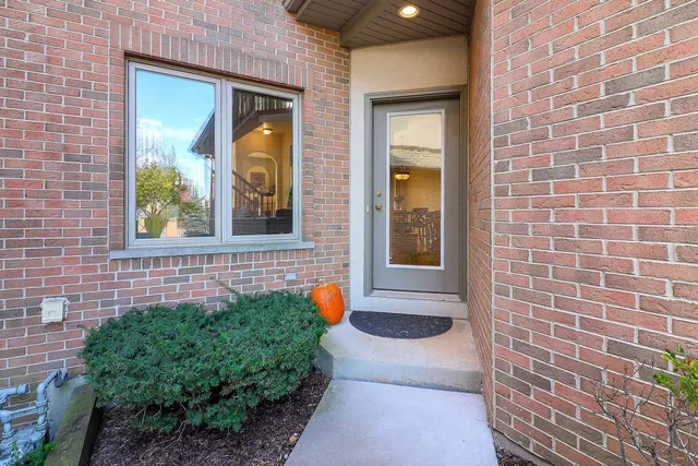 $3,700 | 961 West Spencer Court, Unit 961, Palatine, IL 60067