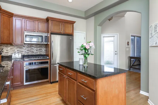 $3,700 | 961 West Spencer Court, Unit 961, Palatine, IL 60067