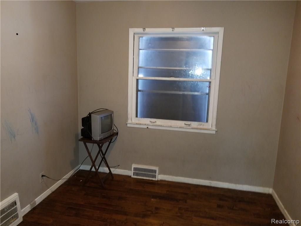 20541 Moross Road Detroit, MI 48224 - Photo 6 of 7