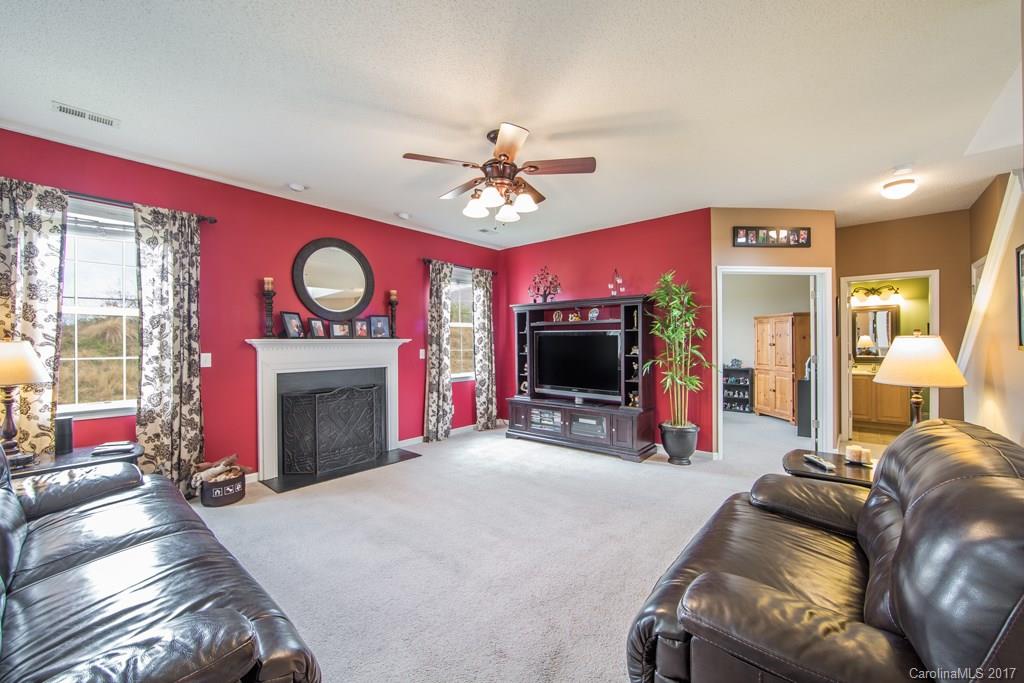 78 Woodfern Road, Unit 19 Fletcher, NC 28732 - Photo 4 of 21