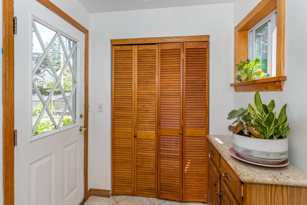 26 Oakwood Road Quincy, MA 02169 - Photo 12 of 42