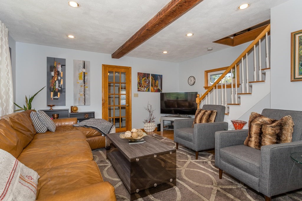 26 Oakwood Road Quincy, MA 02169 - Photo 6 of 42