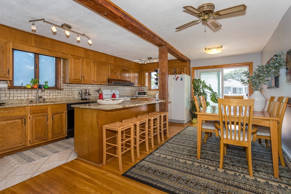26 Oakwood Road Quincy, MA 02169 - Photo 7 of 42