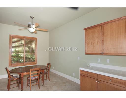 34 Hunt Valley Trail Henderson, NV 89052 - Photo 5 of 16 Kitchen.