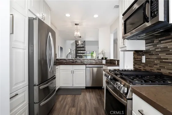$599,999 | 23971 Arroyo Park Drive, Unit 79, Valencia, CA 91355