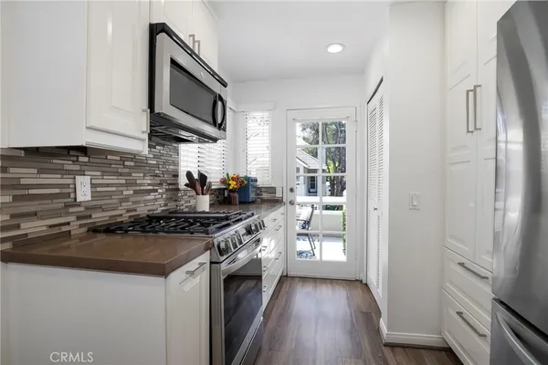 $599,999 | 23971 Arroyo Park Drive, Unit 79, Valencia, CA 91355