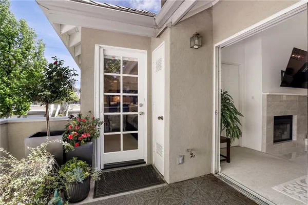 $599,999 | 23971 Arroyo Park Drive, Unit 79, Valencia, CA 91355