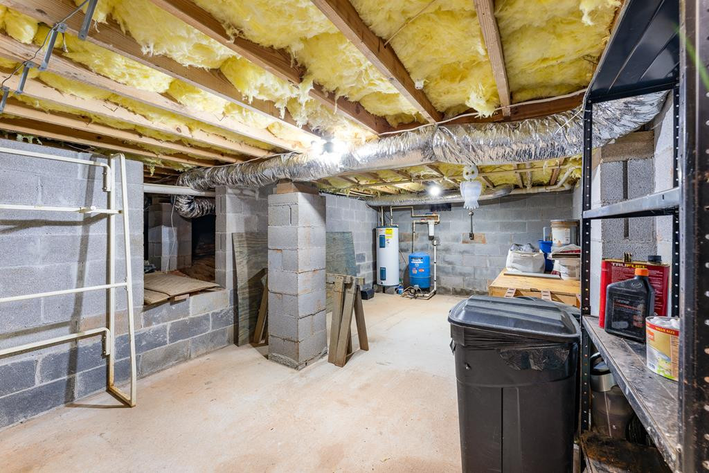 144 Wolf Ridge Lane Murphy, NC 28906 - Photo 18 of 30 Crawlspace Workshop